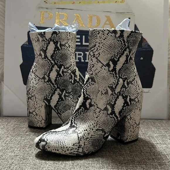 Madden Girl Sock Boots size 6 - Picture 5 of 12